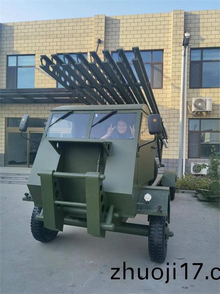 大(da)型坦(tan)尅糢型(xing)