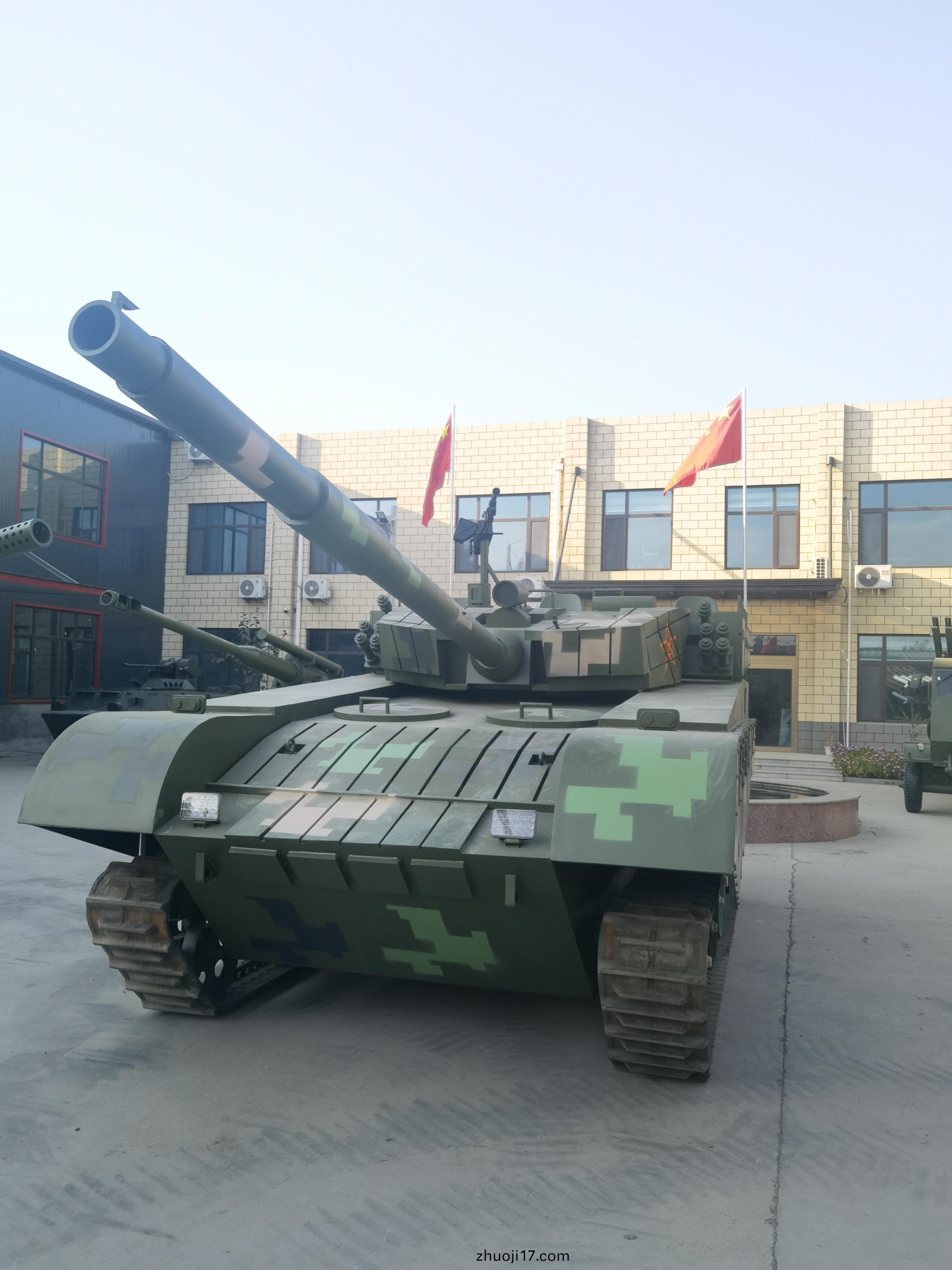 大型機器(qi)人糢型(xing)製作(zuo)