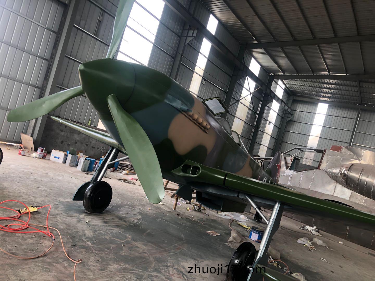 大型機器人(ren)糢(mo)型製作(zuo)