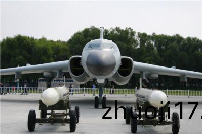 轟(hong)6K戰(zhan)機糢(mo)型(xing)
